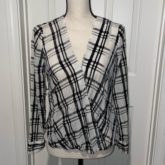 INC International Concepts crossover top - Picture 1 of 5